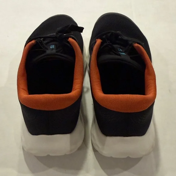 New Balance Fresh Foam 520v8 Sneakers - Black/Orange - Men's Size 6.5 or Boys' 6 - Picture 5 of 8